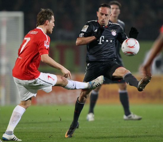 利闪耀全场 利闪耀全场